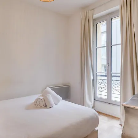 The Old School - Dans Le Triangle D'or A Daire