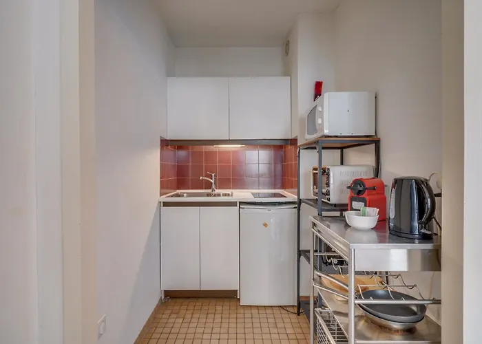 The Old School - Dans Le Triangle D'or à