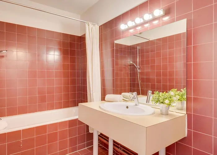 The Old School - Dans Le Triangle D'or A Bordeaux