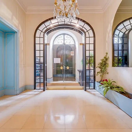 The Old School - Dans Le Triangle D'or A *