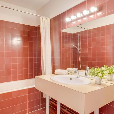 The Old School - Dans Le Triangle D'or A Bordeaux